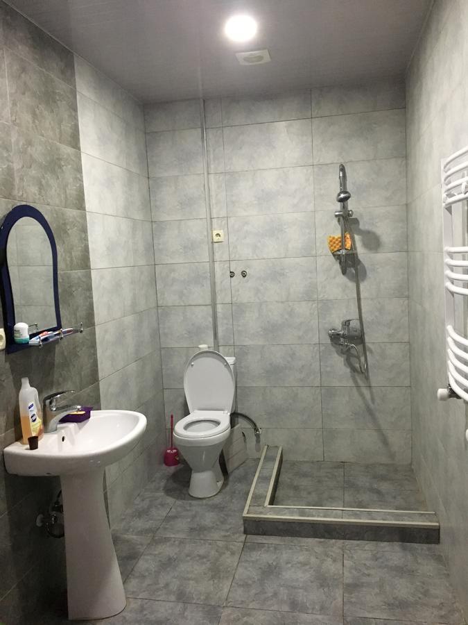 Homestay Apartment On Angisa Street Batumi Exterior photo